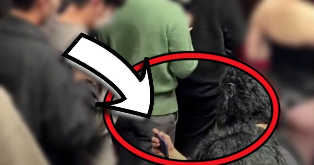 Une vidéo d’Halloween inquiétante est retirée après avoir filmé de manière inattendue le crime de la caméra espionne coréenne « Molka » en action.