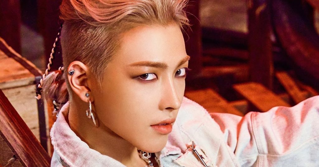 Hongjoong d’ATEEZ est la définition d’un « capitaine » de son équipage, et voici pourquoi