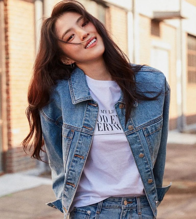 L’actrice Han So Hee est sur le point de jouer dans son premier film GL (Girl Love) « Heavy Snow » – Tout ce que vous devez savoir sur le film