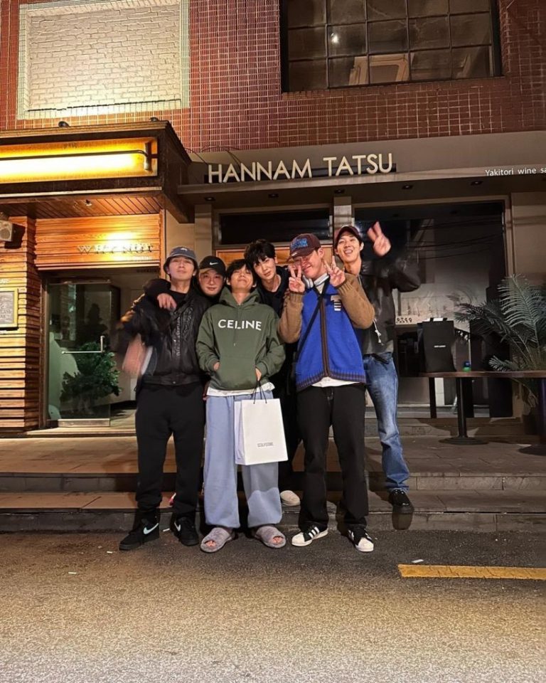 La taille de BTS V lorsqu’il se tient à côté de Park Seo Joon et de la Wooga Squad attire l’attention